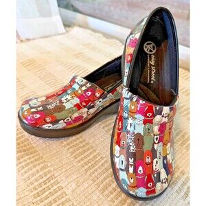 Women Easy Street Shoes Size 8 W Clogs  Slip On Dog Puppies workwear healthcare